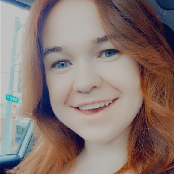 Meet your Posher, Kat - Picture 4 of 8